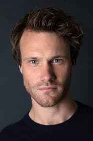 Hugh Skinner actor profile photo