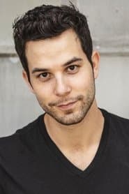 Skylar Astin actor profile photo