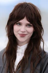 Sophie Thatcher actor profile photo
