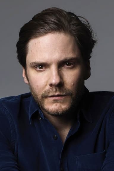 Daniel Brühl profile photo