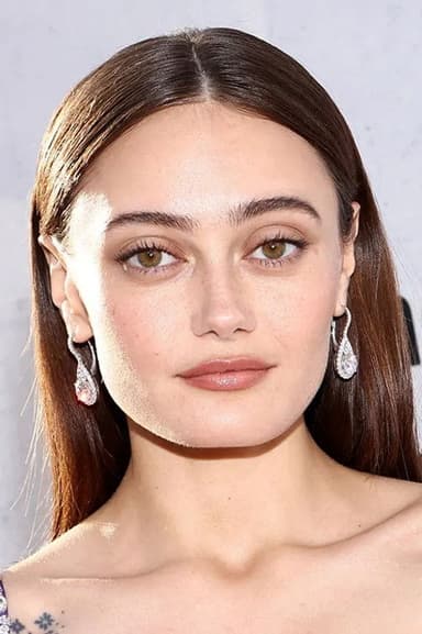 Ella Purnell profile photo