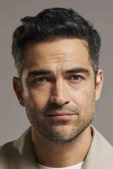 Alfonso Herrera profile photo