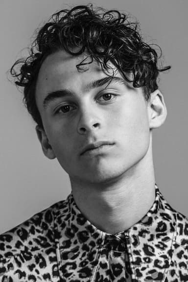 Wyatt Oleff profile photo