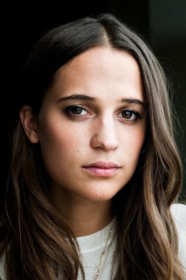 Alicia Vikander profile photo