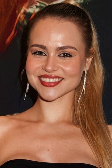 Karolina Ugrenyuk profile photo