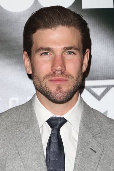 Austin Stowell profile photo