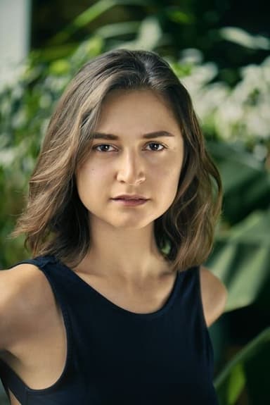 Isabella Nefar profile photo