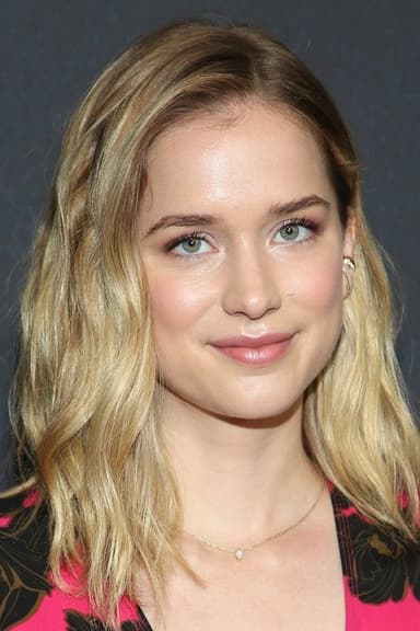 Elizabeth Lail profile photo