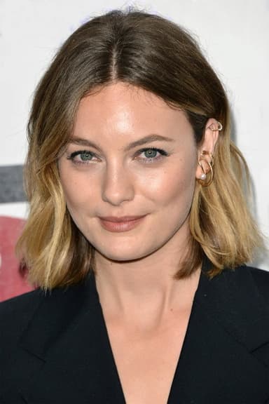 Leila George profile photo