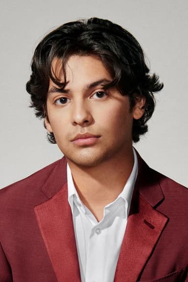 Xolo Maridueña profile photo
