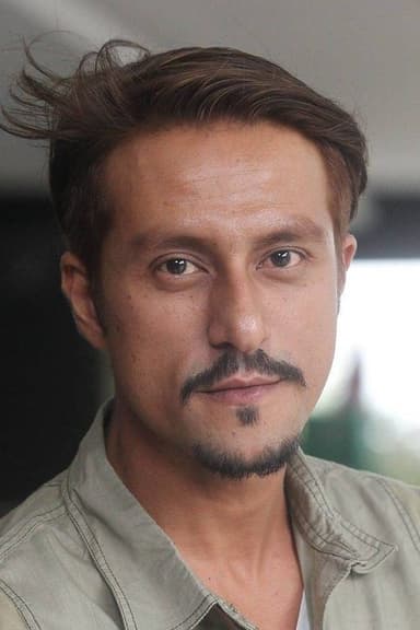 Bront Palarae profile photo