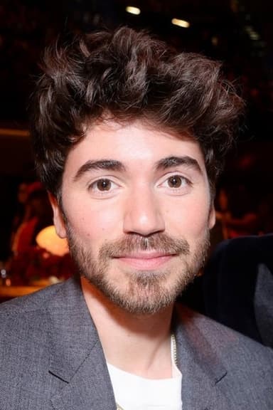 Noah Galvin profile photo