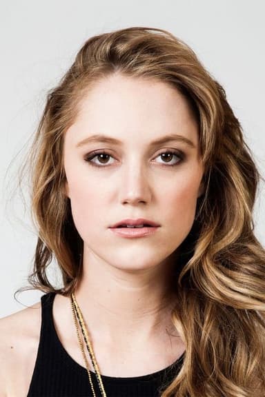 Maika Monroe profile photo