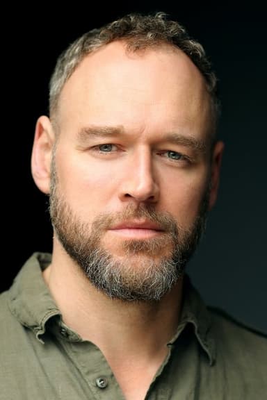 Elliot Cowan profile photo