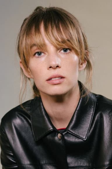 Maya Hawke profile photo