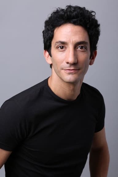 Juan Minujín profile photo