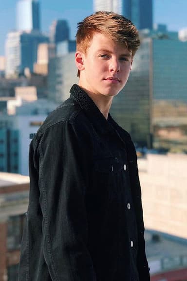 Carson Lueders profile photo