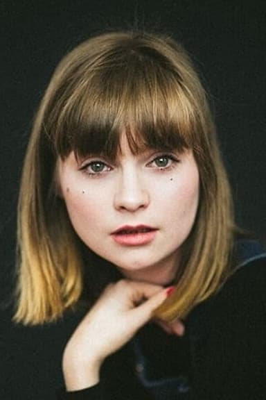 Lola Petticrew profile photo